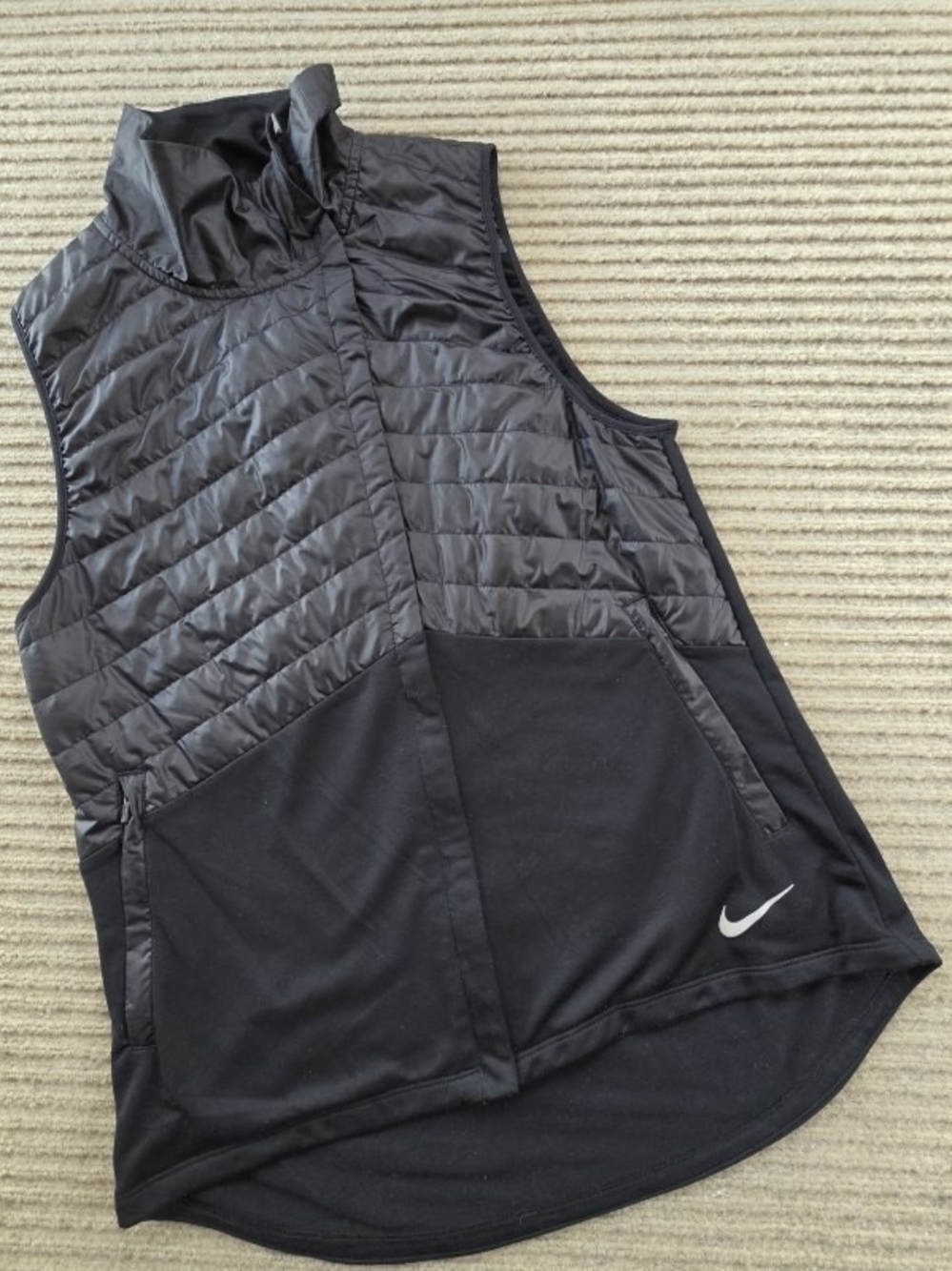 Nike Aerolayer Women's Full Zip Pocket Fleece Vest Black M Running